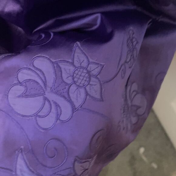Lucy Paris Satin  Flower Dress Purple Size Large NWT - Picture 3 of 10